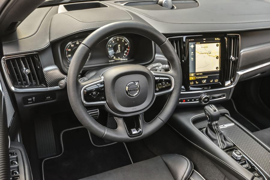 Панель приборов Volvo V90 T6 R-Design 2017 года  (NA) (фото 15 из 18)